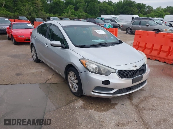 2014 Kia Forte LX with VIN KNAFX4A63E5099825, listed as a IAAI auction lot 42119316 with 174,551 mi miles and . Bid and sale history available at carsss.com. Image 1.
