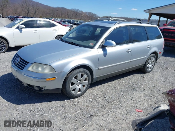 2005 Volkswagen Passat z VIN WVWDD63B25E110788, wystawiony jako IAAI lot #41877185 z przebiegiem 181 584 mil mil oraz . Historia ofert i sprzedaży dostępna na DreamBid. Obrazek 2.