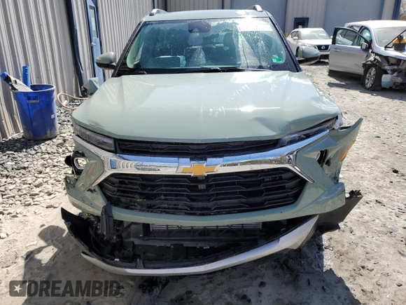 2025 Chevrolet TrailBlazer LT with VIN KL79MRSL5SB122705, listed as a Copart auction lot 52675715 with 3,277 mi miles and Clean Title. Bid and sale history available at DreamBid. Image 5.