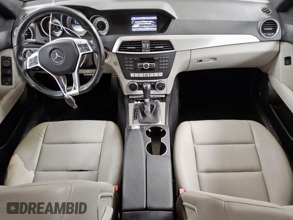 2012 Mercedes-Benz C 250 Sport с VIN WDDGF4HB4CR212965, выставлен на аукционе Copart как лот 62350735 с пробегом 72 722 миль миль и Чистый • Clean title. История ставок и продаж доступна на DreamBid. Изображение 8.