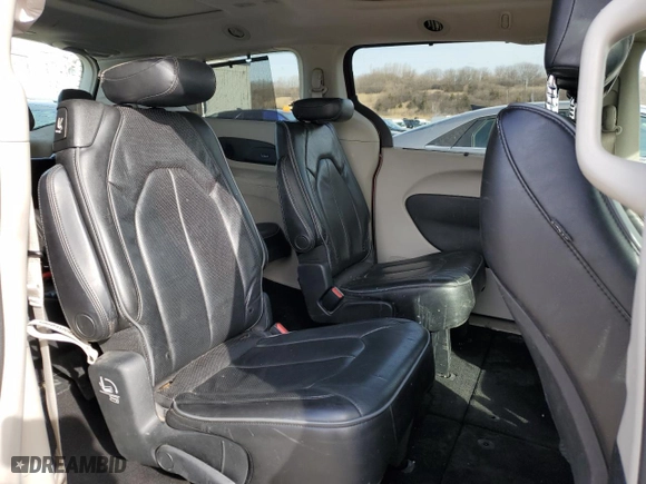 2018 Chrysler Pacifica Limited with VIN 2C4RC1GG9JR320853, listed as a Copart auction lot 48104995 with 248,244 mi miles and Clean Title. Bid and sale history available at carsss.com. Image 11.