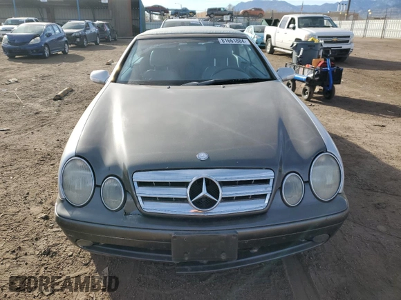 2001 Mercedes-Benz CLK 320/430 z VIN WDBLK70G41T057037, wystawiony jako Copart lot #81661884 z przebiegiem 63 580 mil mil oraz Szkody całkowita. Historia ofert i sprzedaży dostępna na DreamBid. Obrazek 5.