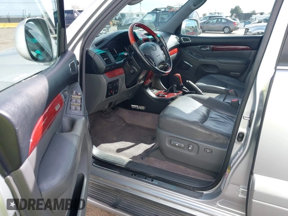 2008 Lexus GX 470 with VIN JTJBT20X380153246, listed as a IAAI auction lot 42004558 with 290,219 mi miles. Bid and sale history available at carsss.com. Image 5.