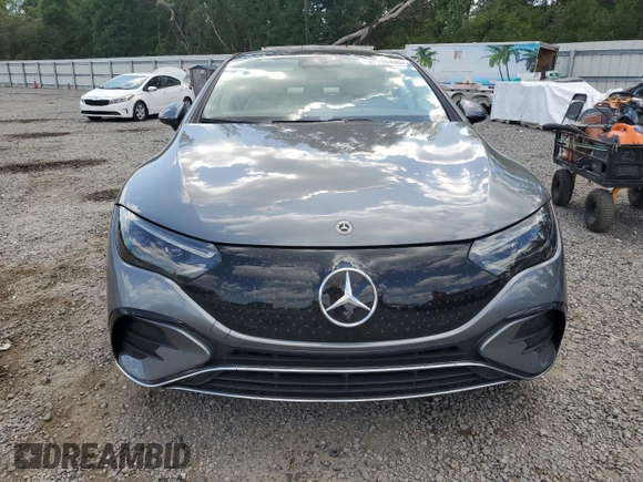 2023 Mercedes-Benz EQE 350+ z VIN W1KEG2BB6PF015370, wystawiony jako Copart lot #57130405 z przebiegiem Nie podano mil oraz Szkoda całkowita • Salvage title. Historia ofert i sprzedaży dostępna na DreamBid. Obrazek 5.