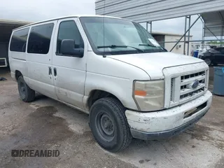 2008 Ford Econoline Passenger XL z VIN 1FBNE31L98DB23757, wystawiony jako IAAI lot #42110564 z przebiegiem 298 123 mil mil oraz . Historia ofert i sprzedaży dostępna na DreamBid. Obrazek 1.