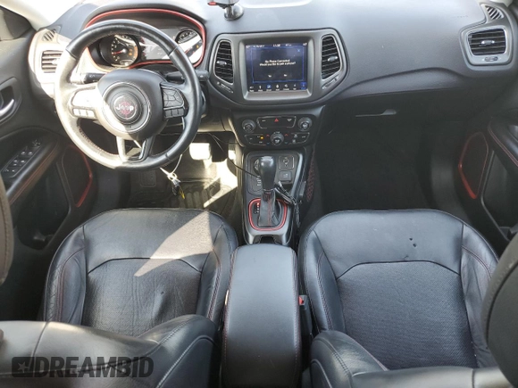 2018 Jeep Compass Trailhawk z VIN 3C4NJDDB0JT130449, wystawiony jako Copart lot #57486015 z przebiegiem 87 318 mil mil oraz Szkoda całkowita • Salvage title. Historia ofert i sprzedaży dostępna na DreamBid. Obrazek 8.