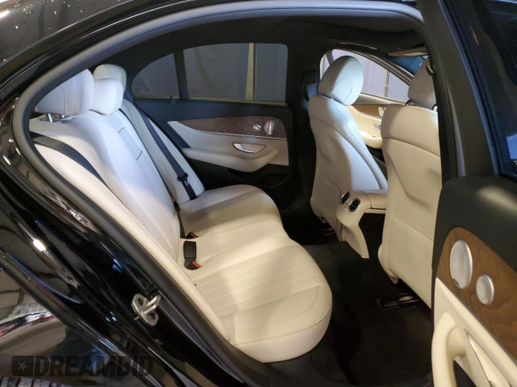 2021 Mercedes-Benz E-Class E 350 with VIN W1KZF8EBXMA905947, listed as a Copart auction lot 85676814 with 35,298 mi miles and Salvage Title. Bid and sale history available at carsss.com. Image 10.