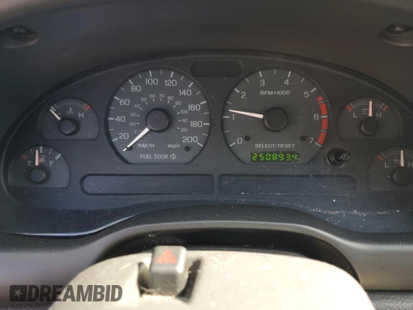 2002 Ford Mustang Deluxe с VIN 1FAFP44492F212928, выставлен на аукционе Copart как лот 49112315 с пробегом 250 893 миль миль и Чистый • Clean title. История ставок и продаж доступна на DreamBid. Изображение 9.