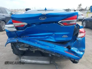 2020 Ford Fusion SE with VIN 3FA6P0LU3LR233370, listed as a IAAI auction lot 42221789 with 70,771 mi miles and . Bid and sale history available at DreamBid. Image 16.