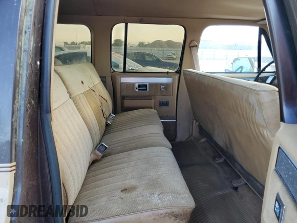 1987 GMC Suburban с VIN 1GKGV26K8HF511456, выставлен на аукционе Copart как лот 59530795 с пробегом 71 410 миль миль и Чистый • Clean title. История ставок и продаж доступна на DreamBid. Изображение 11.