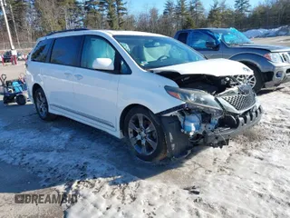 2016 Toyota Sienna SE с VIN 5TDXK3DC8GS744659, выставлен на аукционе IAAI как лот 41674298 с пробегом 99 107 миль миль и . История ставок и продаж доступна на DreamBid. Изображение 1.