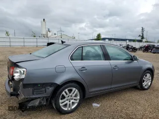 2007 Volkswagen Jetta 2.5 z VIN 3VWSF71K57M106657, wystawiony jako Copart lot #61479105 z przebiegiem 94 898 mil mil oraz Szkoda całkowita • Salvage title. Historia ofert i sprzedaży dostępna na DreamBid. Obrazek 3.