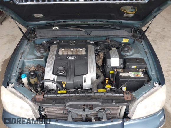2005 Hyundai XG with VIN KMHFU45E35A414283, listed as a IAAI auction lot 42211359 with 101,869 mi miles. Bid and sale history available at carsss.com. Image 10.
