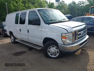 2010 Ford Econoline Cargo Commercial z VIN 1FTNE2EW6ADA33739, wystawiony jako IAAI lot #42223206 z przebiegiem 19 980 mil mil oraz . Historia ofert i sprzedaży dostępna na DreamBid. Obrazek 1.