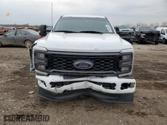 2023 Ford F-250 XL with VIN 1FT8W2BN2PED66092, listed as a Copart auction lot 50548595 with 77,912 mi miles and Salvage title. Bid and sale history available at DreamBid. Image 5.