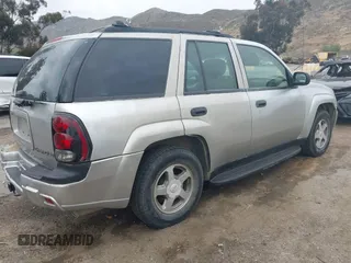 2004 Chevrolet TrailBlazer LS with VIN 1GNDT13S842159121, listed as a IAAI auction lot 42206485 with 156,432 mi miles and . Bid and sale history available at DreamBid. Image 4.