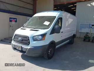 2018 Ford Transit z VIN 1FTYR2CM7JKA26085, wystawiony jako IAAI lot #42323037 z przebiegiem 131 121 mil mil oraz . Historia ofert i sprzedaży dostępna na DreamBid. Obrazek 2.