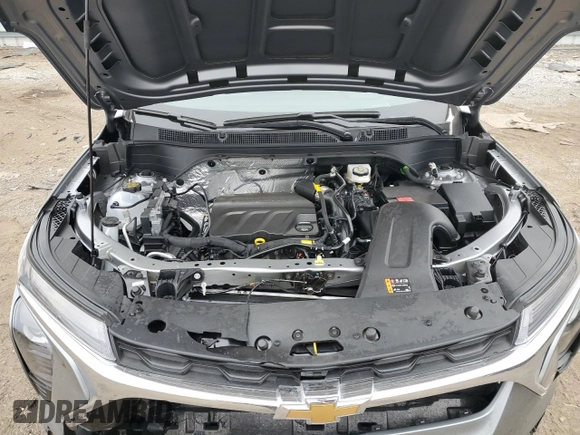 2025 Chevrolet Trax LS with VIN KL77LFEP8SC149835, listed as a Copart auction lot 44721905 with Not Provided miles and Salvage Title. Bid and sale history available at DreamBid. Image 13.
