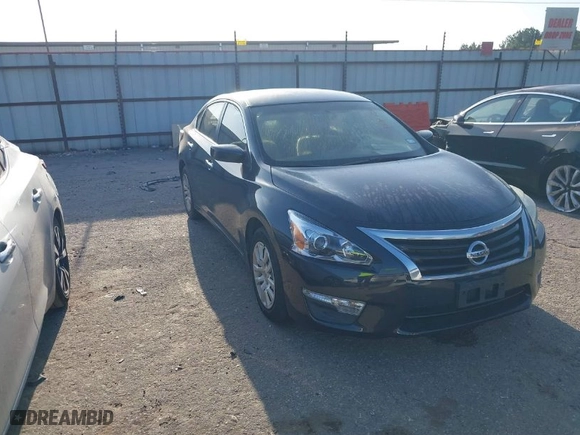 2014 Nissan Altima 2.5 S with VIN 1N4AL3AP3EN215722, listed as a IAAI auction lot 42017562 with 114,912 mi miles. Bid and sale history available at carsss.com. Image 1.