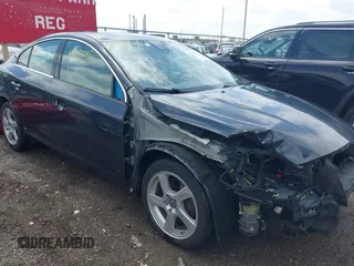 2012 Volvo S60 T5 z VIN YV1622FS2C2033643, wystawiony jako IAAI lot #42133481 z przebiegiem 185 227 mil mil oraz . Historia ofert i sprzedaży dostępna na DreamBid. Obrazek 6.