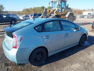 2015 Toyota Prius Four with VIN JTDKN3DU6F1891116, listed as a IAAI auction lot 40689158 with 210,876 mi miles. Bid and sale history available at carsss.com. Image 4.