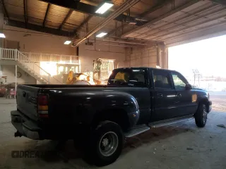 2004 Chevrolet Silverado 3500 DRW LT with VIN 1GCJK33274F231154, listed as a Copart auction lot 80863874 with 274,984 mi miles and Salvage Title. Bid and sale history available at carsss.com. Image 3.