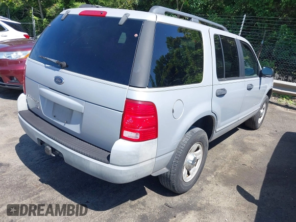 2002 Ford Explorer XLS with VIN 1FMZU62E92UA29933, listed as a IAAI auction lot 42450569 with 97,952 mi miles and . Bid and sale history available at DreamBid. Image 4.