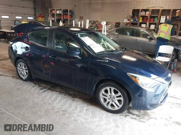 2016 Scion iA z VIN 3MYDLBZV5GY146138, wystawiony jako IAAI lot #42303472 z przebiegiem 29 289 mil mil oraz . Historia ofert i sprzedaży dostępna na DreamBid. Obrazek 1.