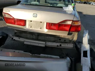 2000 Honda Accord LX z VIN 1HGCG1642YA084841, wystawiony jako Copart lot #72237974 z przebiegiem Nie podano mil oraz Szkoda całkowita • Salvage title. Historia ofert i sprzedaży dostępna na DreamBid. Obrazek 5.