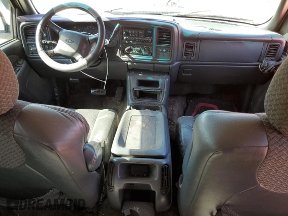 2002 Chevrolet Avalanche with VIN 3GNEC13T52G114056, listed as a Copart auction lot 58033535 with 332,160 mi miles and Salvage title. Bid and sale history available at DreamBid. Image 8.