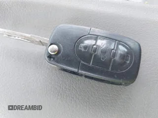 2003 Audi A4 1.8T z VIN WAULC68E13A211131, wystawiony jako IAAI lot #42320859 z przebiegiem 174 158 mil mil oraz . Historia ofert i sprzedaży dostępna na DreamBid. Obrazek 11.