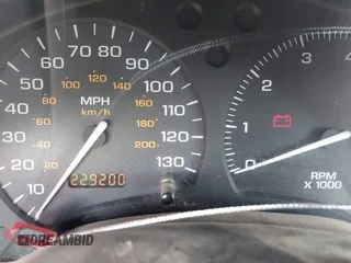 1998 Saturn SL z VIN 1G8ZJ5272WZ312413, wystawiony jako IAAI lot #41874493 z przebiegiem 229 200 mil mil oraz . Historia ofert i sprzedaży dostępna na DreamBid. Obrazek 7.