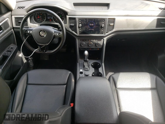 2018 Volkswagen Atlas SE z VIN 1V2LR2CA2JC506981, wystawiony jako Copart lot #55067115 z przebiegiem 140 545 mil mil oraz Szkody całkowita. Historia ofert i sprzedaży dostępna na DreamBid. Obrazek 8.
