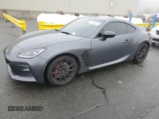2024 Toyota 86 Premium z VIN JF1ZNBE19R9760481, wystawiony jako Copart lot #51061455 z przebiegiem 9 864 mil mil oraz Szkoda całkowita • Salvage title. Historia ofert i sprzedaży dostępna na DreamBid. Obrazek 1.