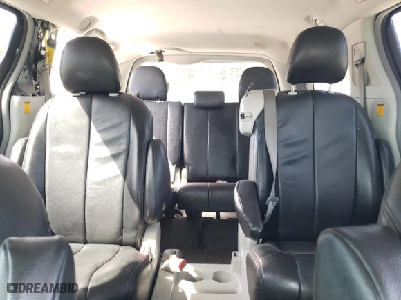 2011 Toyota Sienna LE AAS with VIN 5TDKK3DC9BS038884, listed as a Copart auction lot 49975555 with 268,664 mi miles and Clean Title. Bid and sale history available at carsss.com. Image 10.
