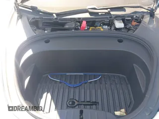 2021 Tesla Model 3 Long Range z VIN 5YJ3E1EB6MF902268, wystawiony jako IAAI lot #41837846 z przebiegiem 37 041 mil mil oraz . Historia ofert i sprzedaży dostępna na DreamBid. Obrazek 10.