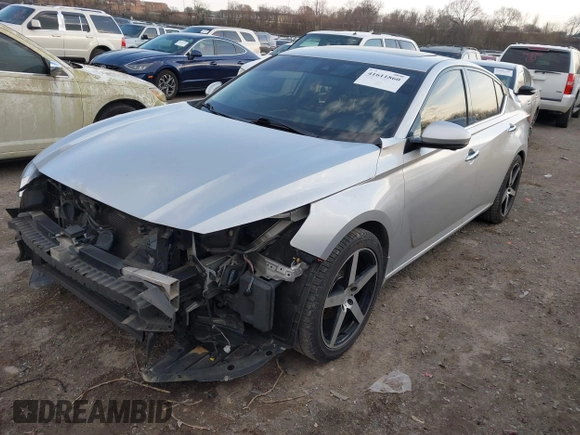 2019 Nissan Altima 2.5 Platinum with VIN 1N4BL4FV9KC100518, listed as a IAAI auction lot 41611860 with 150,216 mi miles. Bid and sale history available at carsss.com. Image 2.