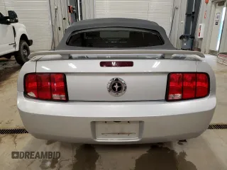 2005 Ford Mustang Deluxe with VIN 1ZVFT84N155208479, listed as a Copart auction lot 43827665 with 139,599 mi miles and Clean title. Bid and sale history available at DreamBid. Image 6.