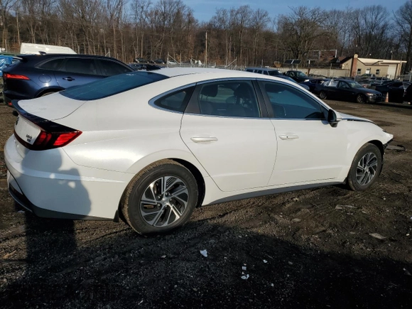2022 Hyundai Sonata Hybrid Blue with VIN KMHL24JJ6NA038075, listed as a Copart auction lot 86446664 with 18,836 mi miles and Salvage Title. Bid and sale history available at carsss.com. Image 3.