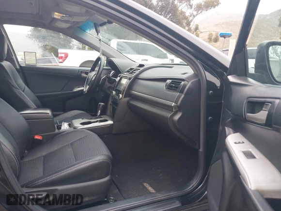 2014 Toyota Camry L with VIN 4T1BF1FK2EU816743, listed as a IAAI auction lot 42047519 with 266,904 mi miles. Bid and sale history available at carsss.com. Image 5.