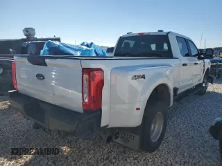 2024 Ford F-350 XL with VIN 1FT8W3DT5REC15672, listed as a Copart auction lot 42740805 with 30,713 mi miles and Salvage Title. Bid and sale history available at DreamBid. Image 3.
