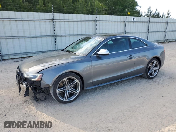 2013 Audi S5 Prestige z VIN WAUVGAFR9DA001304, wystawiony jako Copart lot #54165695 z przebiegiem 106 571 mil mil oraz Szkody całkowita. Historia ofert i sprzedaży dostępna na DreamBid. Obrazek 1.