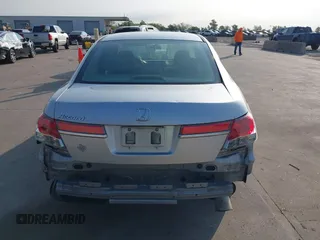 2012 Honda Accord LX Premium z VIN 1HGCP2F49CA157556, wystawiony jako IAAI lot #42031932 z przebiegiem 118 020 mil mil oraz . Historia ofert i sprzedaży dostępna na DreamBid. Obrazek 16.