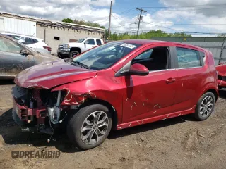 2017 Chevrolet Sonic LT z VIN 1G1JD6SH0H4128217, wystawiony jako Copart lot #55092485 z przebiegiem 41 545 mil mil oraz Szkoda całkowita • Salvage title. Historia ofert i sprzedaży dostępna na DreamBid. Obrazek 1.