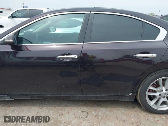 2010 Nissan Maxima 3.5 S with VIN 1N4AA5AP0AC868662, listed as a IAAI auction lot 41890697 with 160,105 mi miles. Bid and sale history available at carsss.com. Image 14.