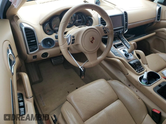2012 Porsche Cayenne Turbo z VIN WP1AC2A23CLA83951, wystawiony jako Copart lot #82380594 z przebiegiem Nie podano mil oraz Szkoda całkowita • Salvage title. Historia ofert i sprzedaży dostępna na DreamBid. Obrazek 8.