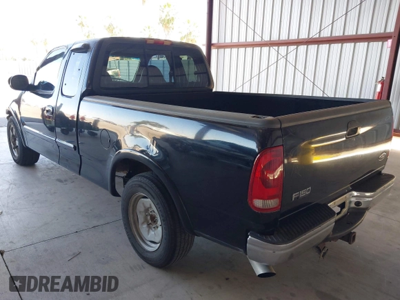 2001 Ford F-150 XL z VIN 1FTRX17L31KF27691, wystawiony jako IAAI lot #42749733 z przebiegiem 198 790 mil mil oraz . Historia ofert i sprzedaży dostępna na DreamBid. Obrazek 3.