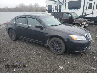 2012 Chrysler 200 LX with VIN 1C3CCBAB5CN321091, listed as a Copart auction lot 51949125 with 118,123 mi miles and Clean Title. Bid and sale history available at carsss.com. Image 4.