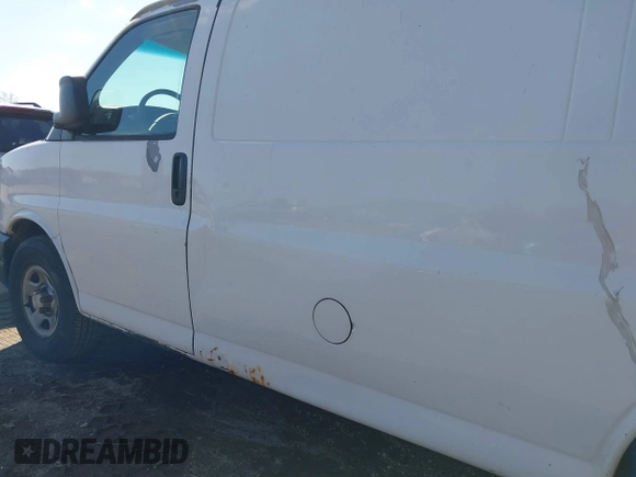 2007 Chevrolet Express Cargo with VIN 1GCFG15X371137620, listed as a IAAI auction lot 41638820 with 304,011 mi miles and . Bid and sale history available at DreamBid. Image 12.