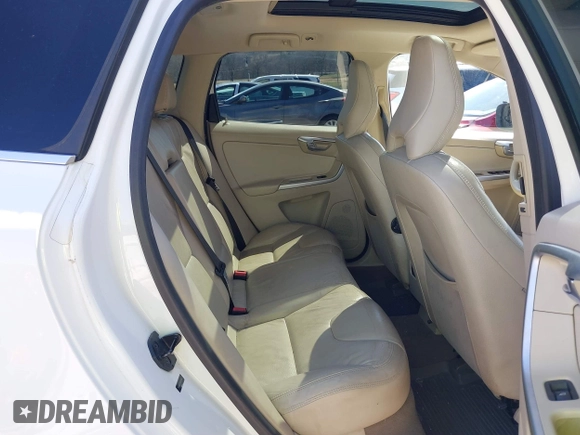 2012 Volvo XC60 3.0L with VIN YV4902DZ5C2250786, listed as a IAAI auction lot 41758295 with 170,725 mi miles. Bid and sale history available at carsss.com. Image 8.